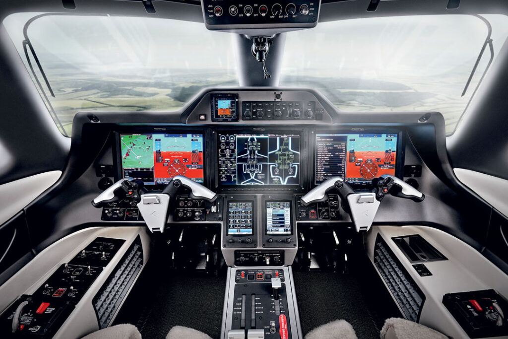 The state-of-the-art, touch-controlled flight deck is designed to anticipate every need, minimize workload and reduce pilot fatigue. | Photo: embraer.com