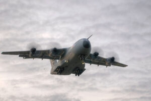 The first A400M during its fourth flight, January 2010 | Photo: Benurs