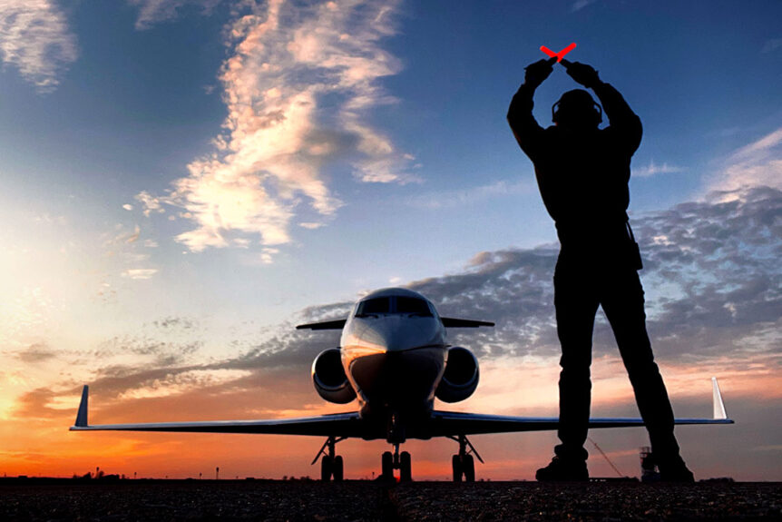 Unpaid Controllers, Rising Delays: The Shutdown's Toll on Aviation