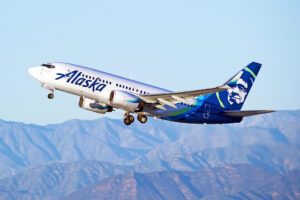 Alaska Airlines Boeing 737-790(WL) aircraft is airborne as it departs Los Angeles International Airport. | Photo: Philip Pilosian