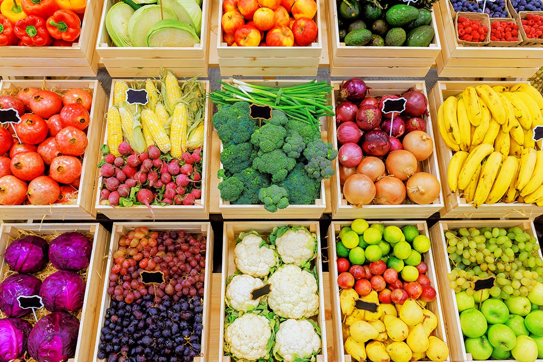 By partnering with local vendors and specialty markets, brokers can source the exact seasonal ingredients or regional delicacies you request.